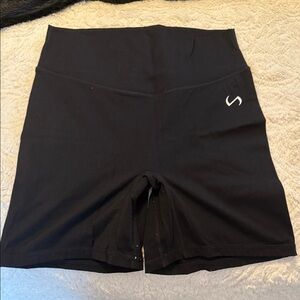 Sleek Black High-Rise Bike Shorts